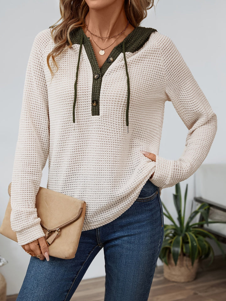 Sweat à capuche femme | Texture gaufrée et patte de boutonnage