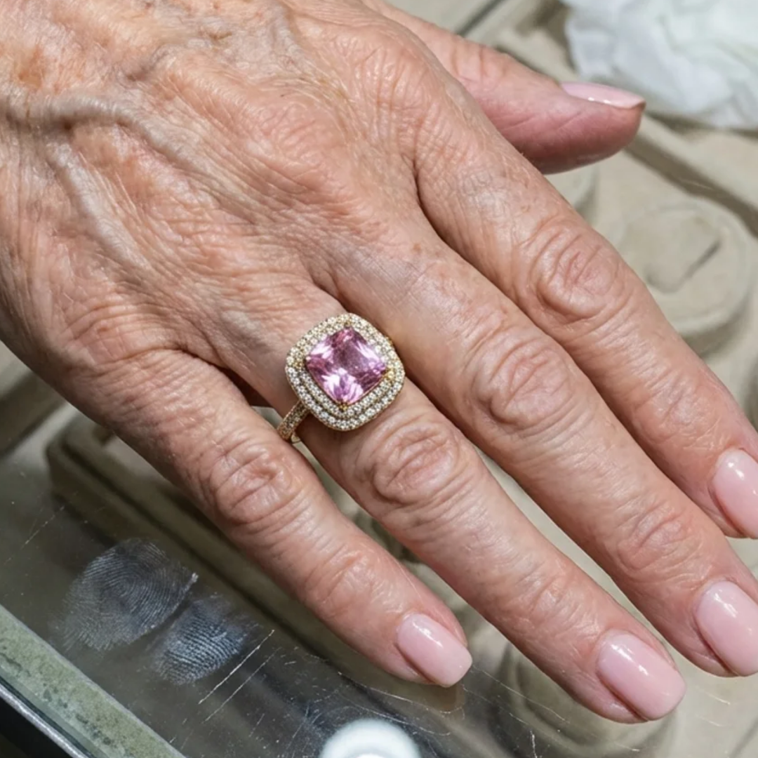 Bague en saphir rose en coussin | Or