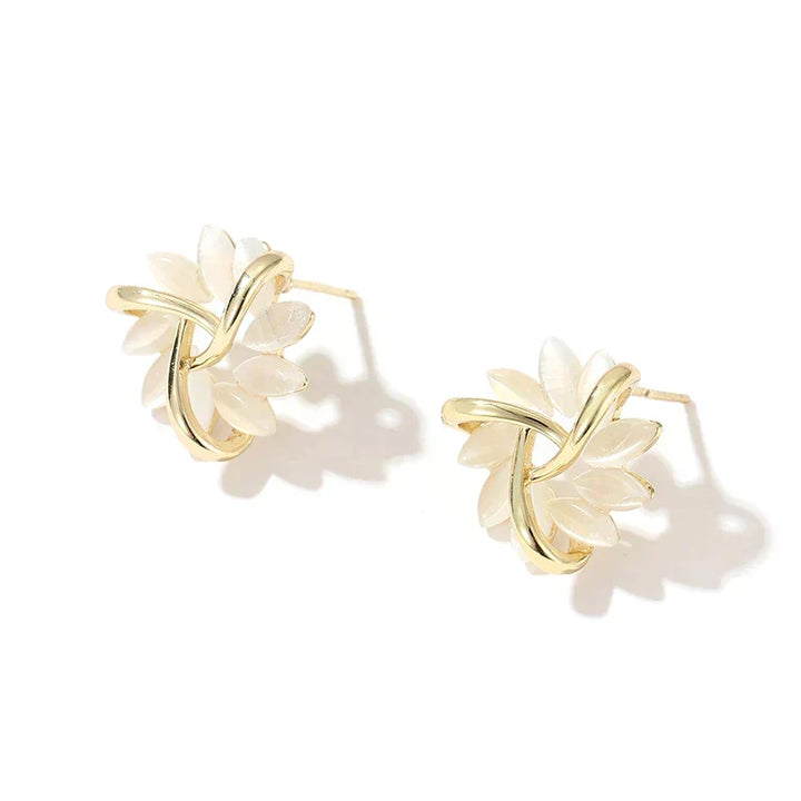 Boucles d'oreilles élégantes et raffinées avec des fleurs d'opale | Or