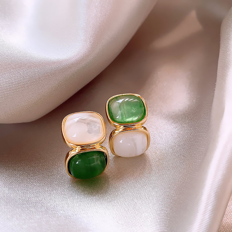 Boucles d'oreilles pendantes avec des pierres blanches et vertes | Or
