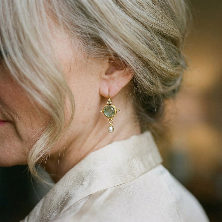 Boucles d'oreilles vintage en verre bleu et perles | Or