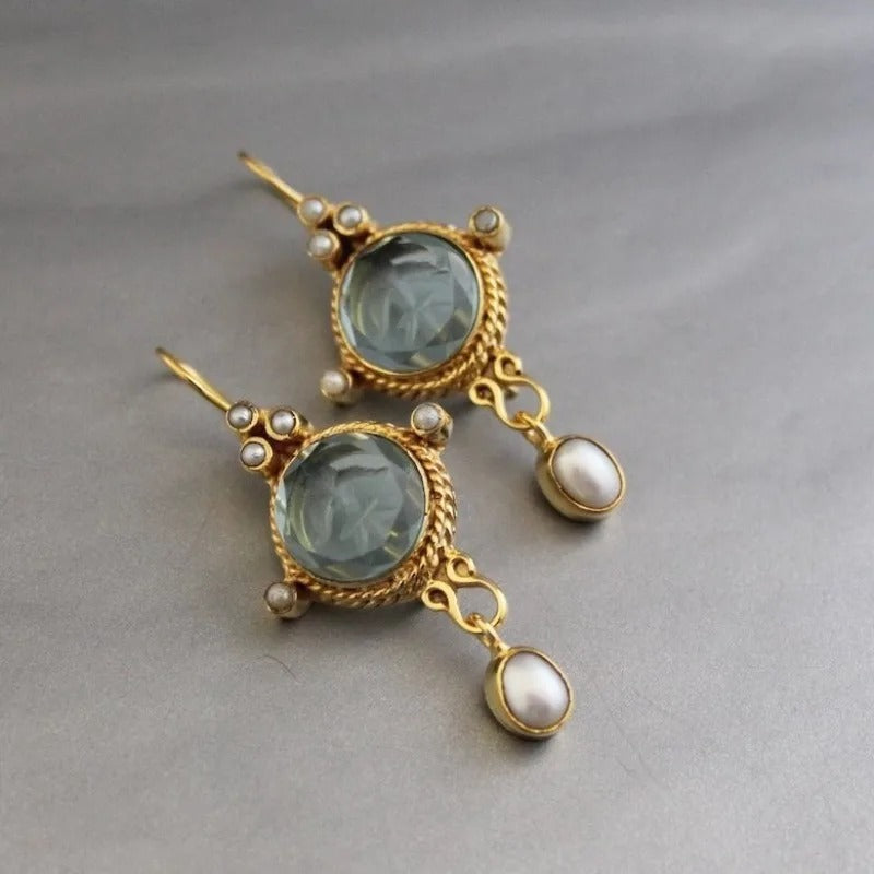 Boucles d'oreilles vintage en verre bleu et perles | Or