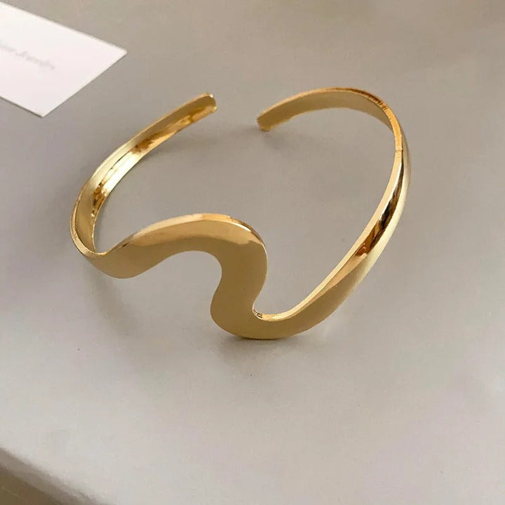 Bracelet ouvert classique avec motif ondulé | Or