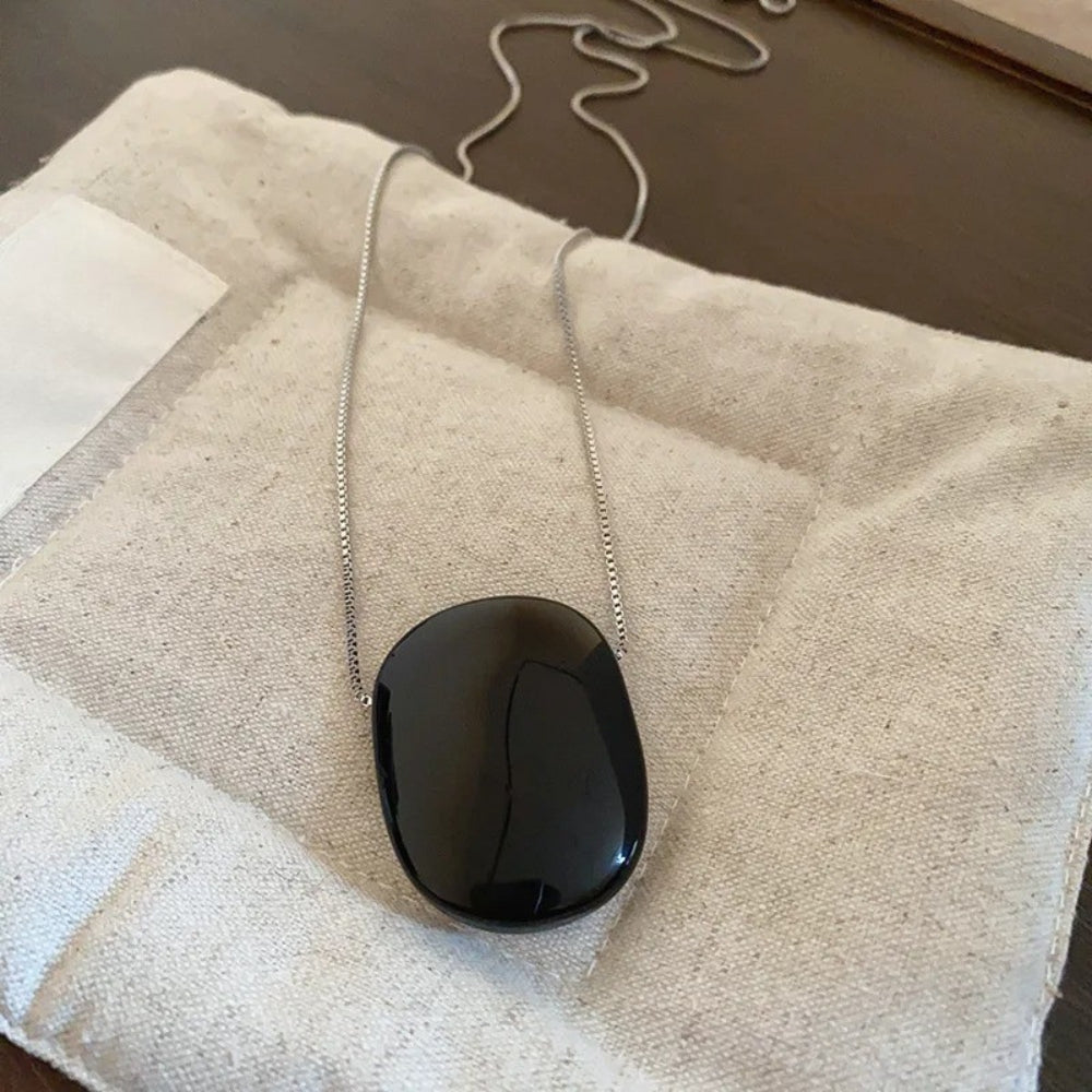 Collier classique avec chaîne et pierre noire | Or blanc