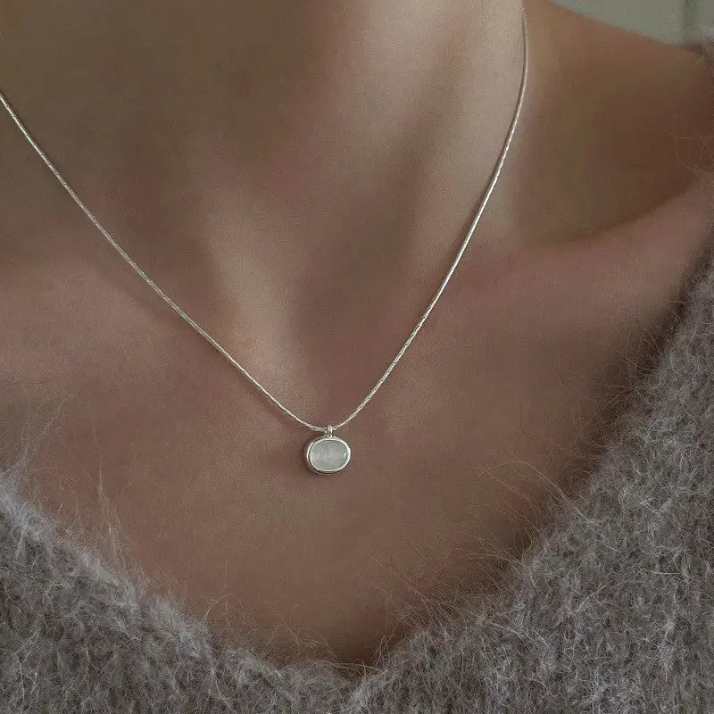Collier classique avec pendentif unique | Or blanc