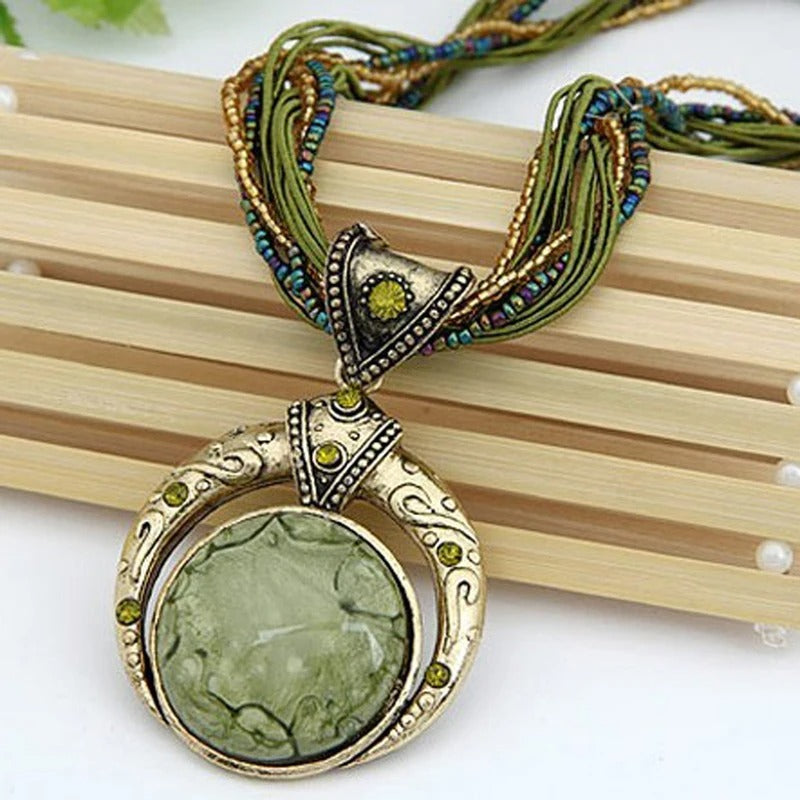 Collier rétro avec pendentif ethnique en cristal vert | Or