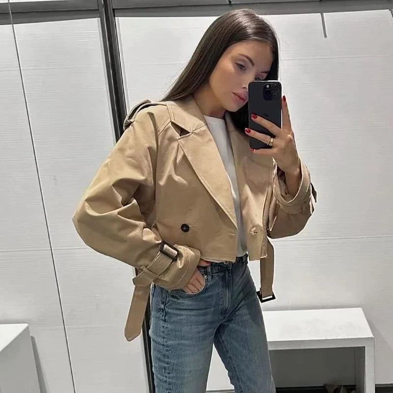 Trench-coat court femme | Coupé et polyvalent