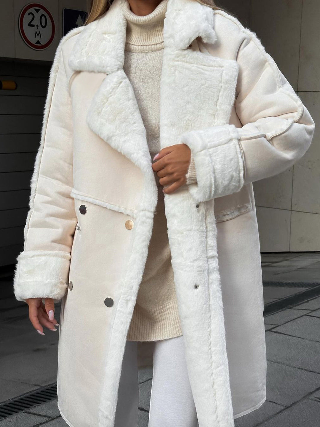 Manteau d'hiver pour femmes | Longueur mollet avec garniture en fausse fourrure