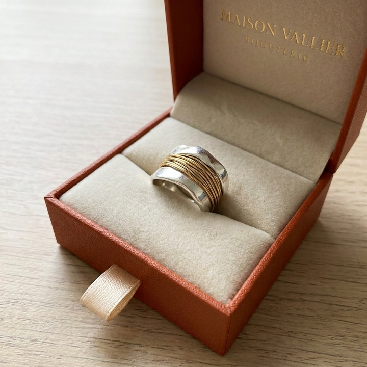 Bague avec fils d'or | Or blanc