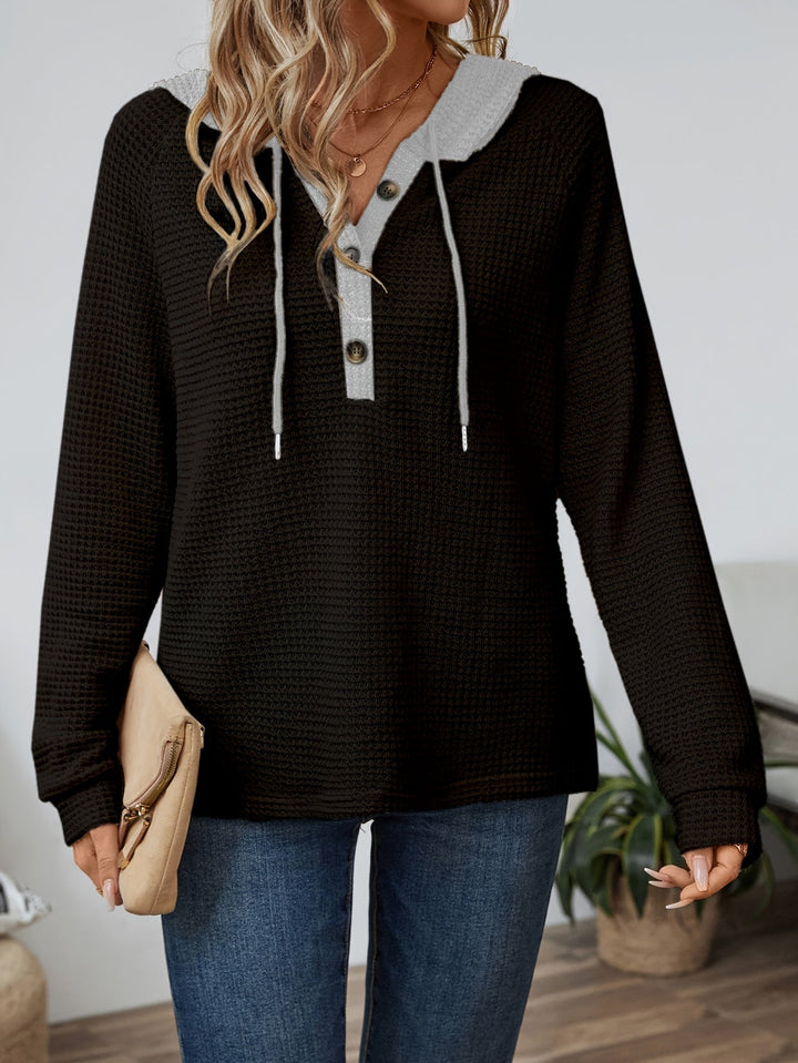 Sweat à capuche femme | Texture gaufrée et patte de boutonnage