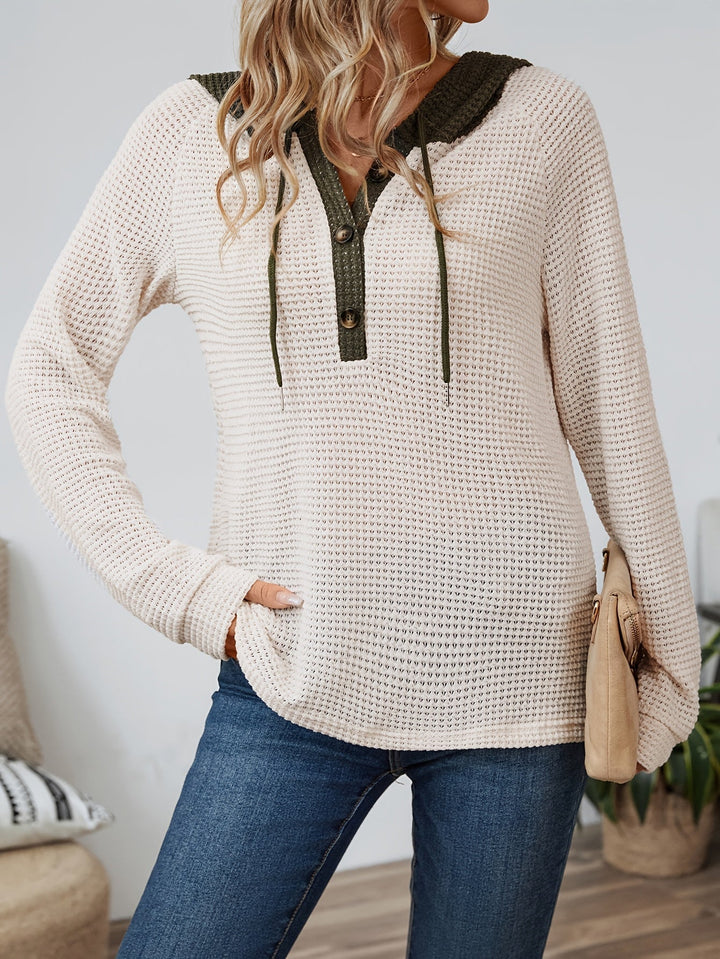 Sweat à capuche femme | Texture gaufrée et patte de boutonnage